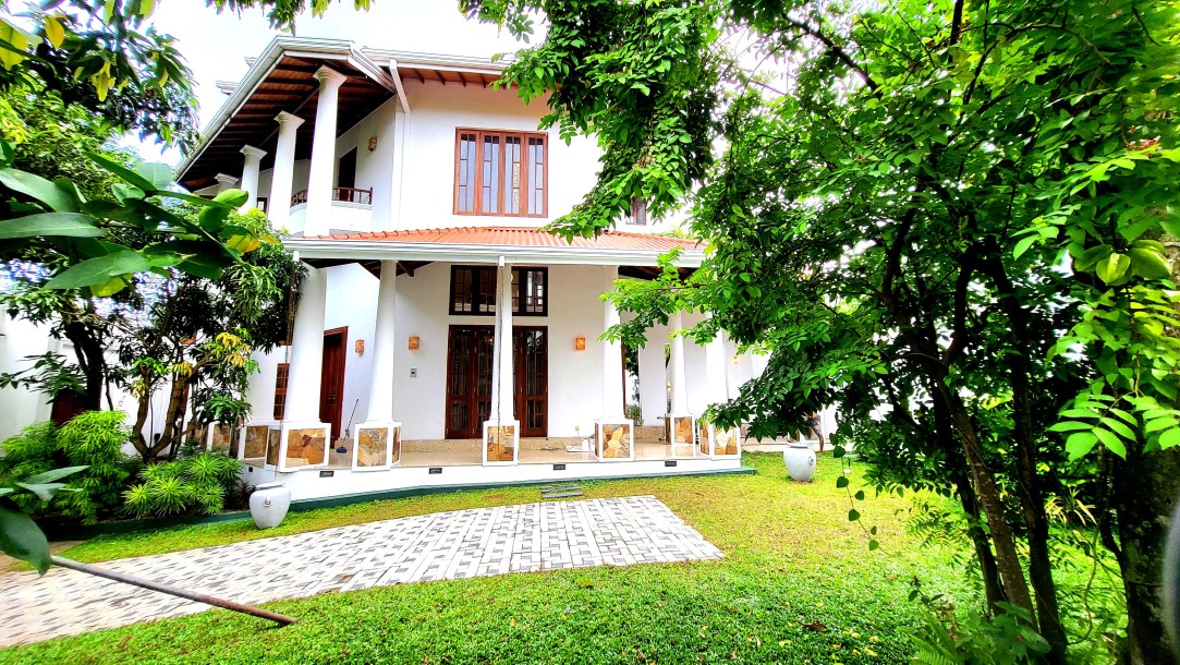 Super Luxury House for Sale in Nugegoda | LKR 220 Million (HS4803)-1
