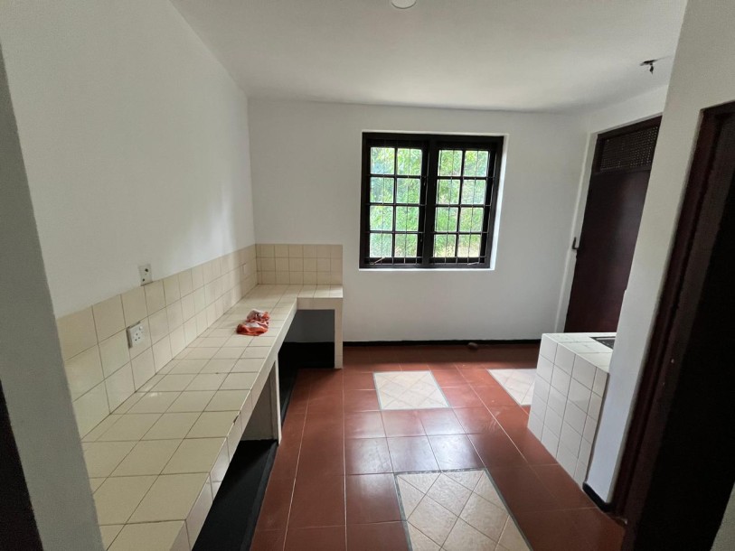 5BR Colonial Family Home for Sale in Battaramulla | LKR 87 Million (HS4918)-7