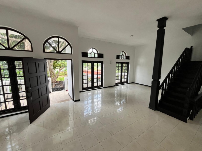 5BR Colonial Family Home for Sale in Battaramulla | LKR 87 Million (HS4918)-5