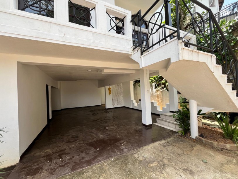 5BR Colonial Family Home for Sale in Battaramulla | LKR 87 Million (HS4918)-4