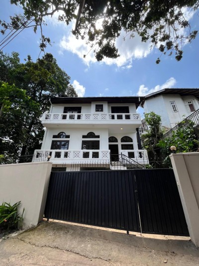 5BR Colonial Family Home for Sale in Battaramulla | LKR 87 Million (HS4918)