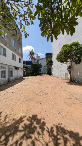Prime Commercial Land for Sale on Hudson Road, Colombo 03 | Investment LKR 340 Million (Negotiable) (LA4813)-1
