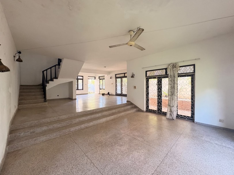Property for Sale in Lake Gardens, Colombo 08 | LKR 15 Million Per Perch (LA4914)-1