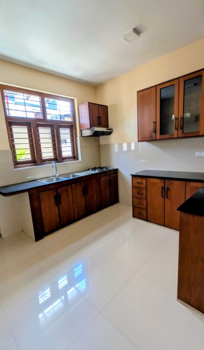 4BR Semi-Furnished House for Rent in Mount Lavinia | LKR 250,000 Per Month (HS4943)-6