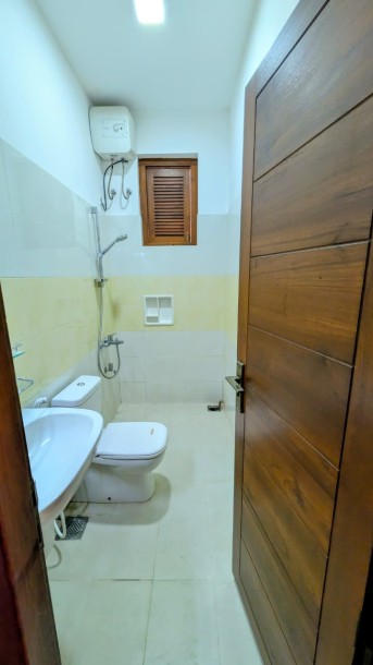 4BR Semi-Furnished House for Rent in Mount Lavinia | LKR 250,000 Per Month (HS4943)-7