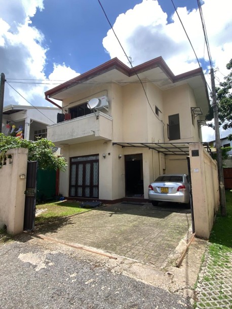 4BR House for Sale in Pagoda, Nugegoda | LKR 46 Million (HS4975)-1