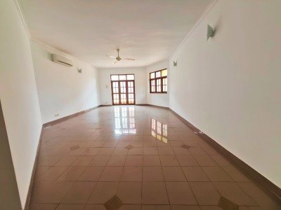 4 Bedroom Architect-Designed House for Sale in Rajagiriya | LKR 198 Million Negotiable (HS4985)-2