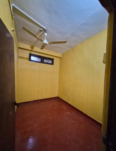 4 Bedroom Commercial / Residential House for Rent in Colombo 02 | LKR 190,000 Per Month (Negotiable) (HS5011)-8
