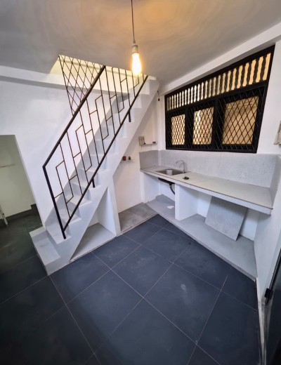 4 Bedroom Commercial / Residential House for Rent in Colombo 02 | LKR 190,000 Per Month (Negotiable) (HS5011)-2