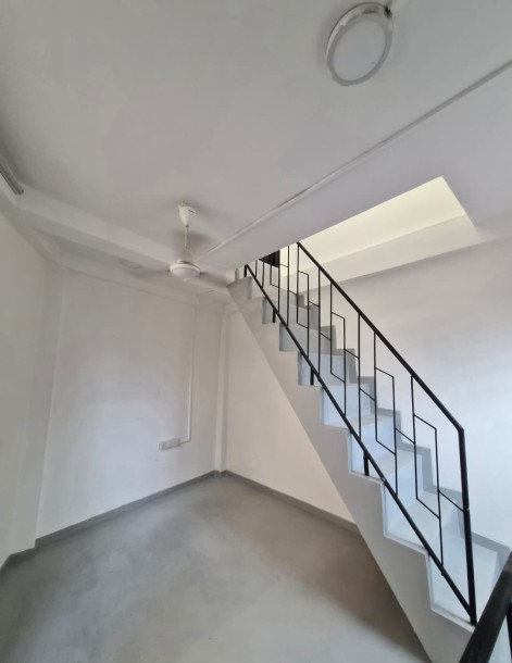 4 Bedroom Commercial / Residential House for Rent in Colombo 02 | LKR 190,000 Per Month (Negotiable) (HS5011)-5