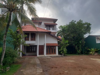 4 Bedroom Three-Storey House for Sale in Pita Kotte | LKR 118 Million (HS5048)