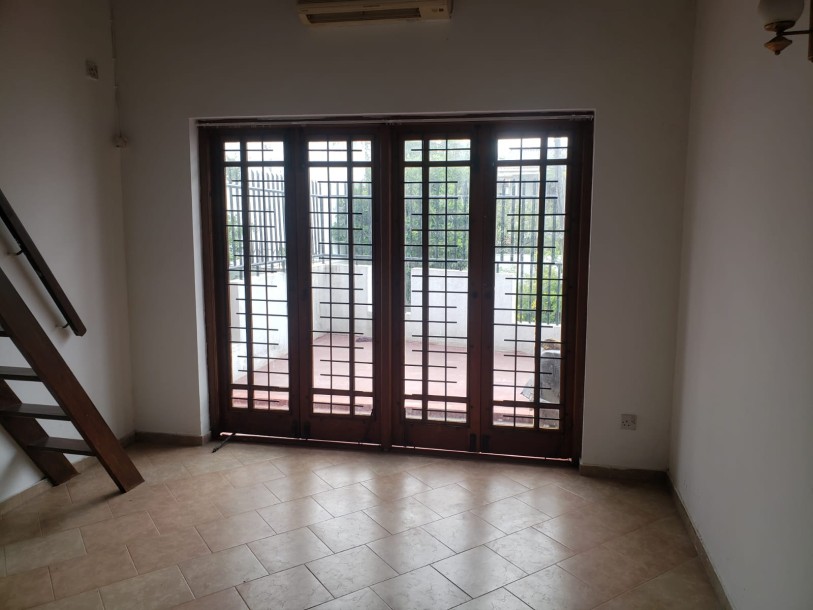 4 Bedroom Three-Storey House for Sale in Pita Kotte | LKR 118 Million (HS5048)-8