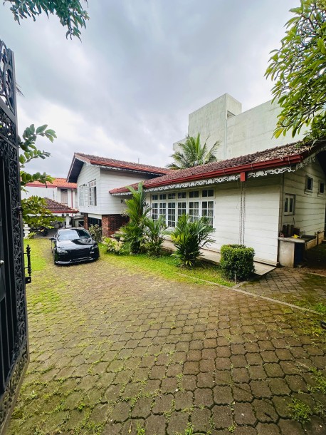 5BR Two-Storey House on 30 Perches for Sale in Maharagama | LKR 112.5 Million (HS5025)-5
