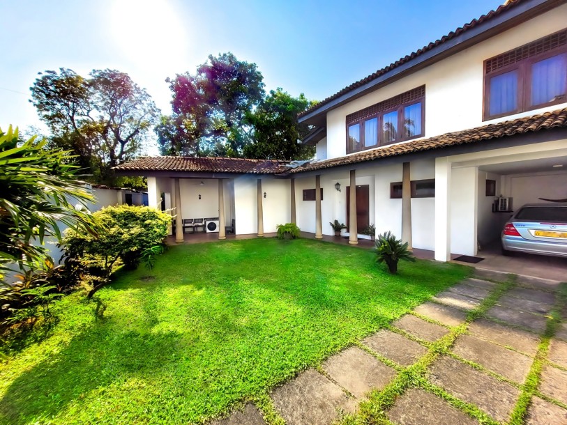5 Bedroom Luxury House for Sale in Colombo 05 | LKR 384 Million (Slightly Negotiable) (HS5045)-1