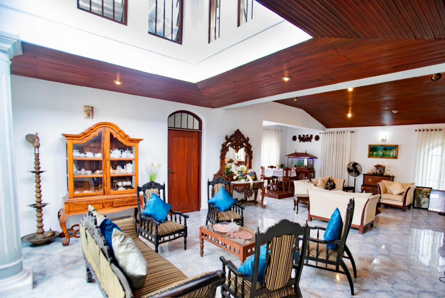 7-Bedroom House for Sale in Nugegoda | LKR 197.5 Million (HS5032)-3